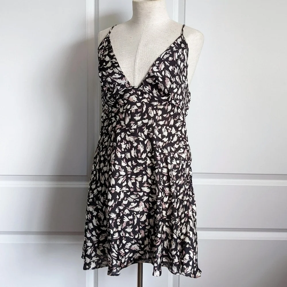 Free People Mini Dress Halter V-Neck Sleeveless Open Back Self Ties Black L NWT